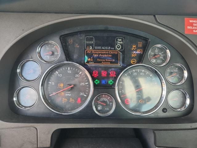 2014 Kenworth T680 Semi Truck