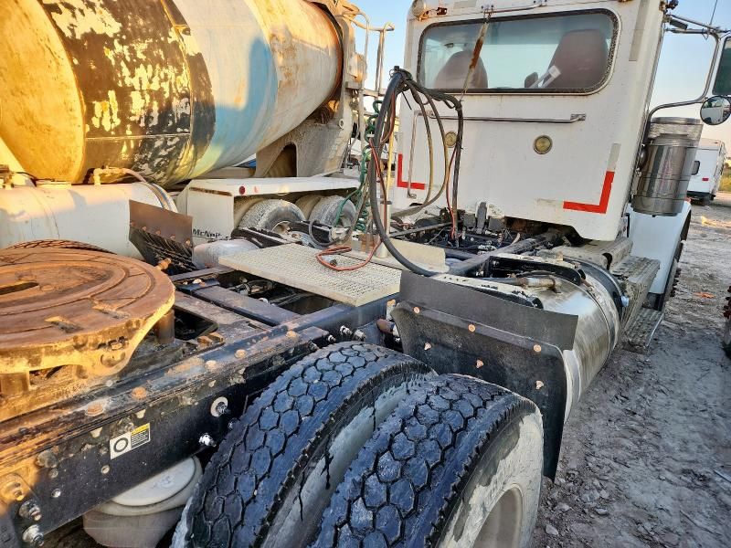 2012 Peterbilt Tractor 2012 Peterbilt 367 Semi Truck