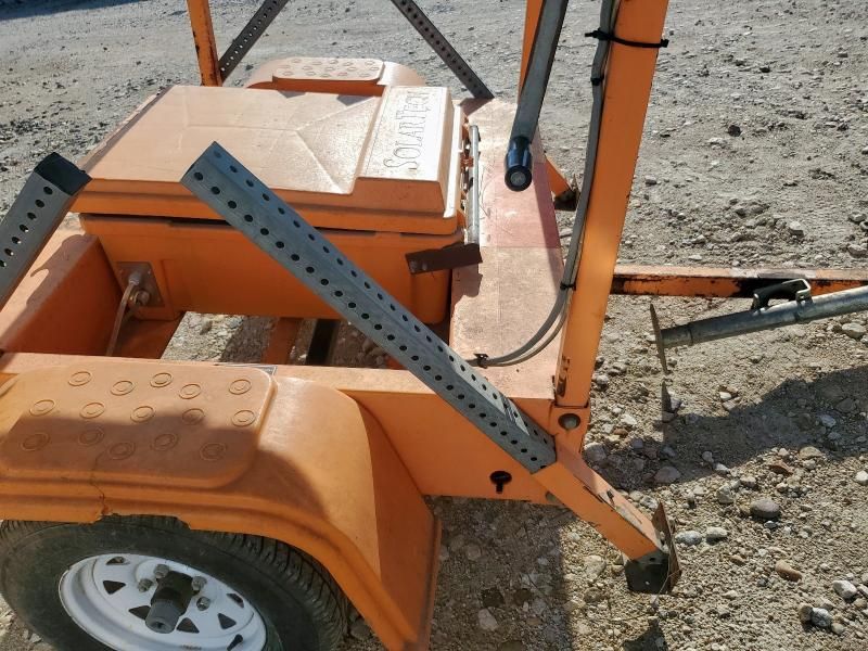 2005 Solar Tech Silent Sentinel Arrow Board Trailer