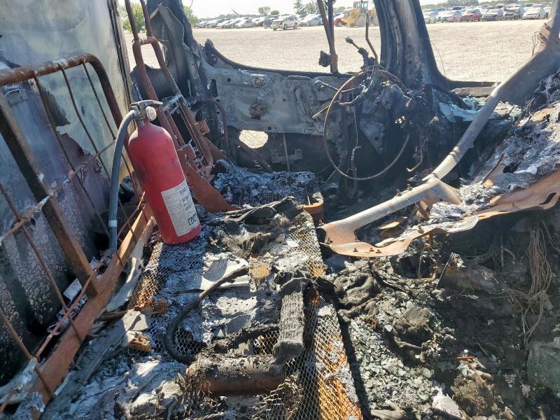 2013 Freightliner EM2 106 Me-box Truck