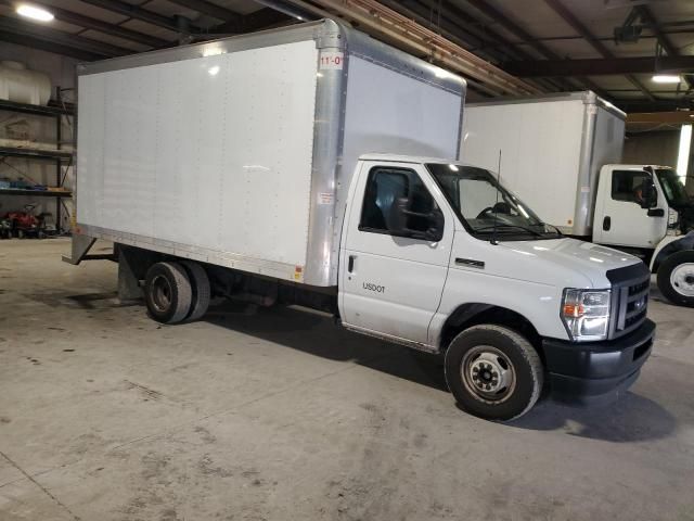 2023 Ford Econoline E350 Super Duty Cutaway Van