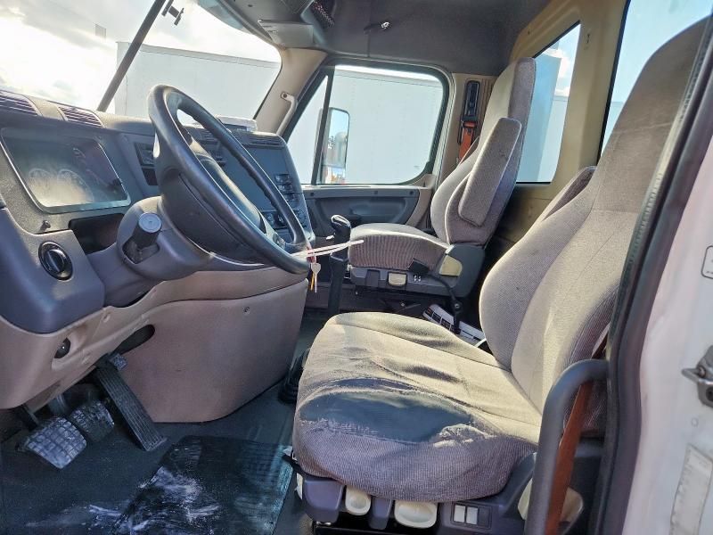 2014 Freightliner Cascadia Semi Truck