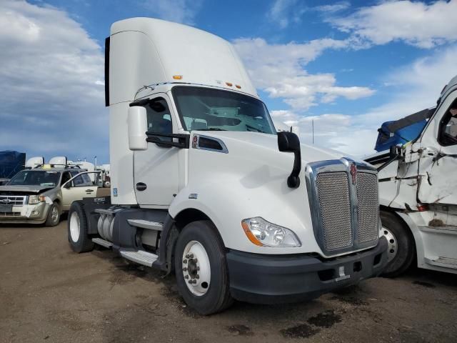 2018 Kenworth T680 Semi Truck