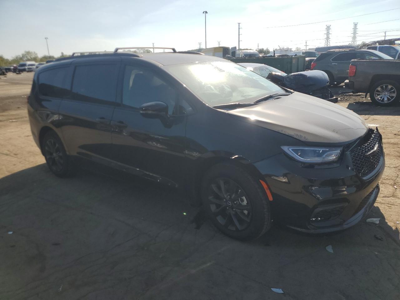 2025 Chrysler Pacifica Select