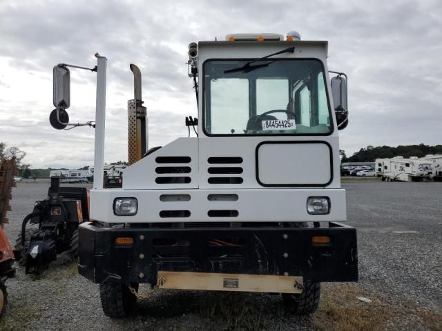 2011 Capacity TJ5000-Yard Truck