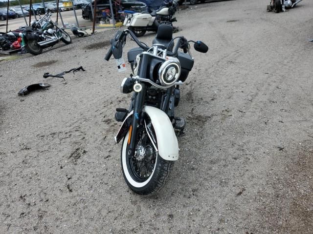 2018 Harley-Davidson Flhcs Heritage Classic 114