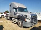 2009 Freightliner Cascadia 125 Semi Truck