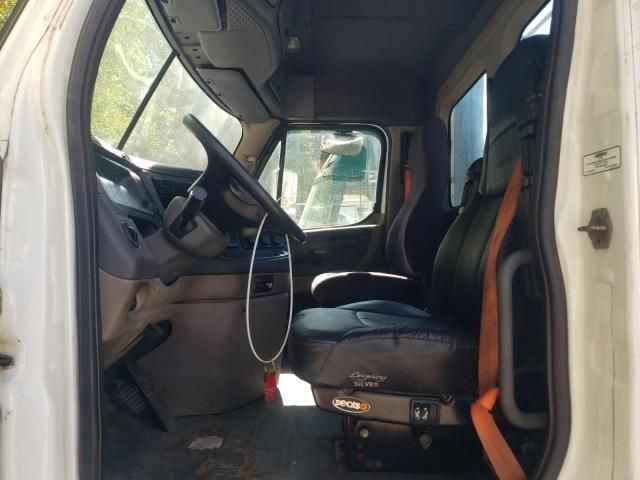 2012 Freightliner Cascadia Semi Truck