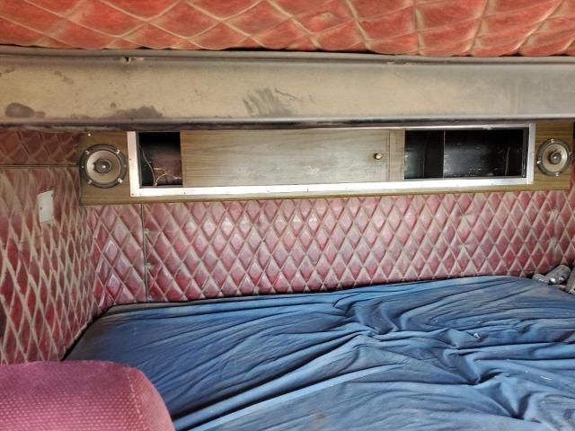 1982 Freightliner COE Semi Truck