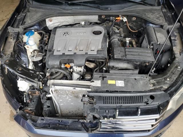 2013 Volkswagen Passat SE