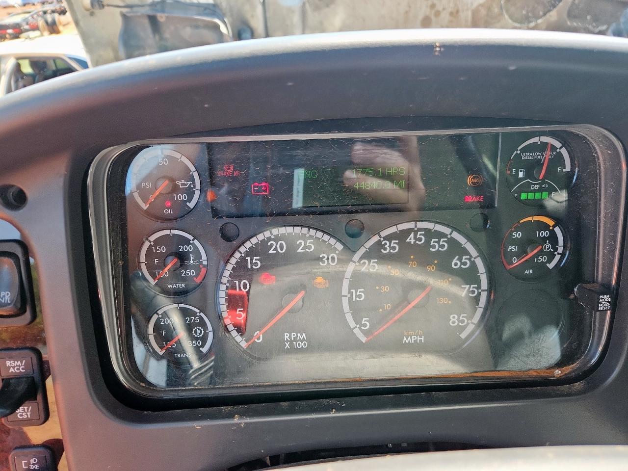 2023 Freigliner 2023 Freightliner Business Class M2 Refrigerated T