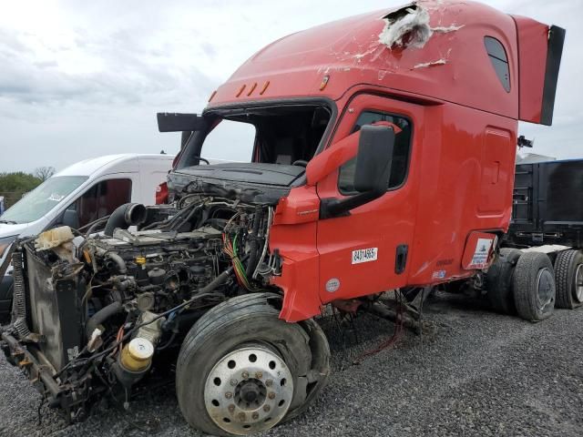2020 Freightliner Cascadia 126 Semi Truck