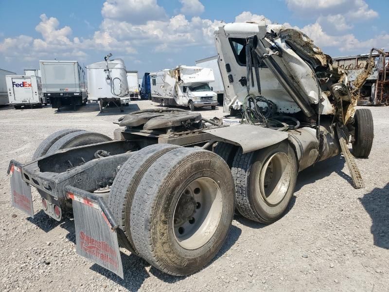 2005 Freightliner Columbia 120 Semi Truck