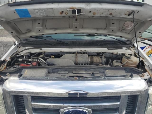 2009 Ford Econoline E450 Super Duty Cutaway Van