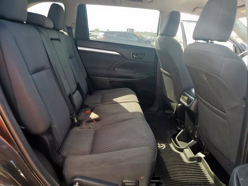 2019 Toyota Highlander LE