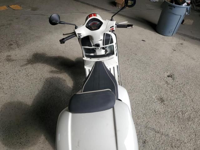 2022 Vespa GTS 300