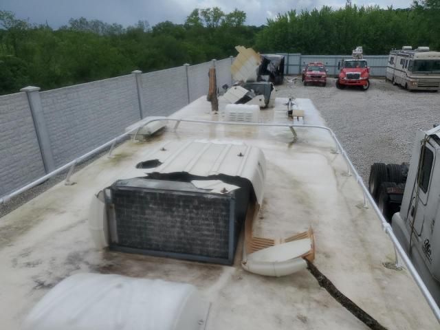 1980 Avco 30 FT