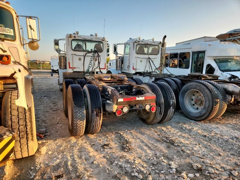 2012 Peterbilt Tractor 2012 Peterbilt 367 Semi Truck