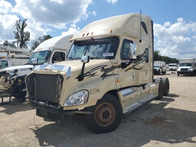 2013 Freightliner Cascadia Semi Truck