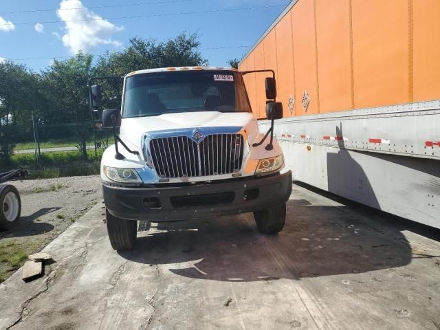 2006 International 4300 Semi Truck