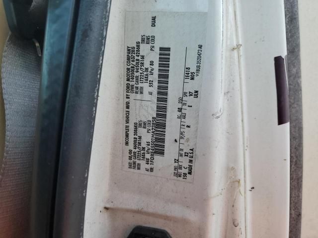 2001 Ford Econoline E450 Super Duty Cutaway Van