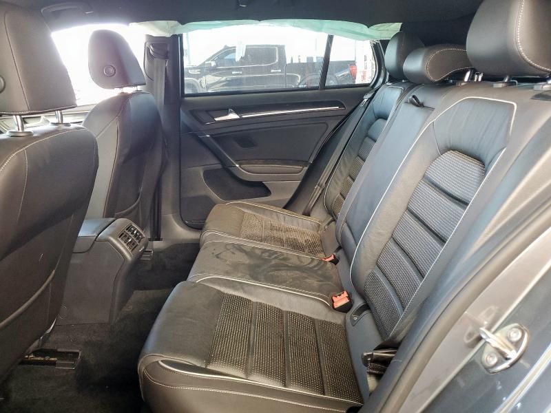 2018 Volkswagen Golf r