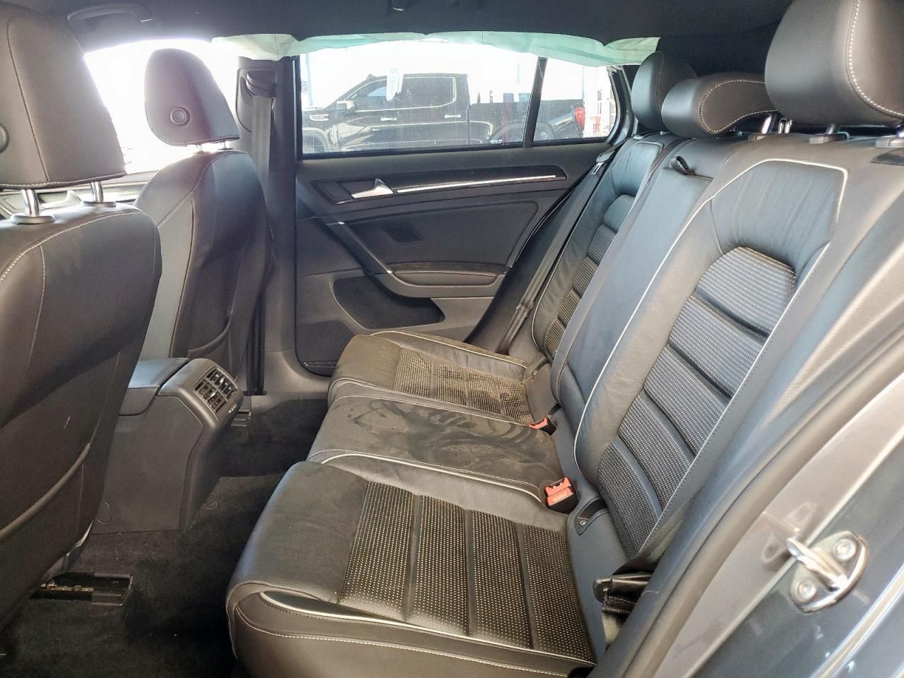 2018 Volkswagen Golf r