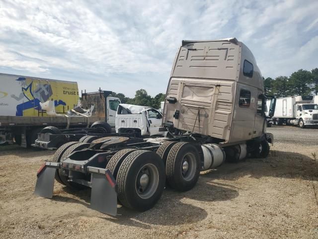 2015 Volvo VNL Semi Truck