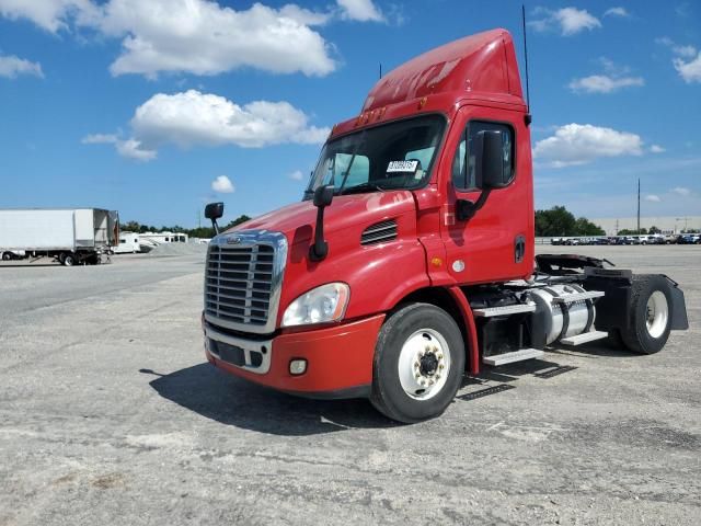2016 Freightliner Cascadia 113 Semi Truck
