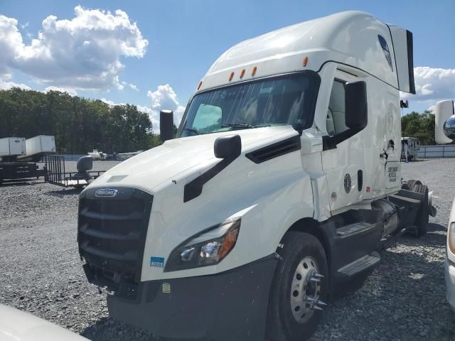 2022 Freightliner Cascadia 126 Semi Truck