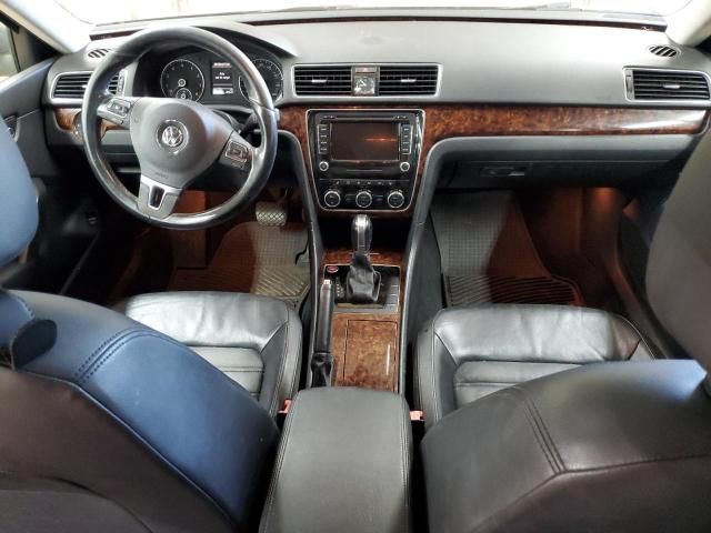 2012 Volkswagen Passat SEL