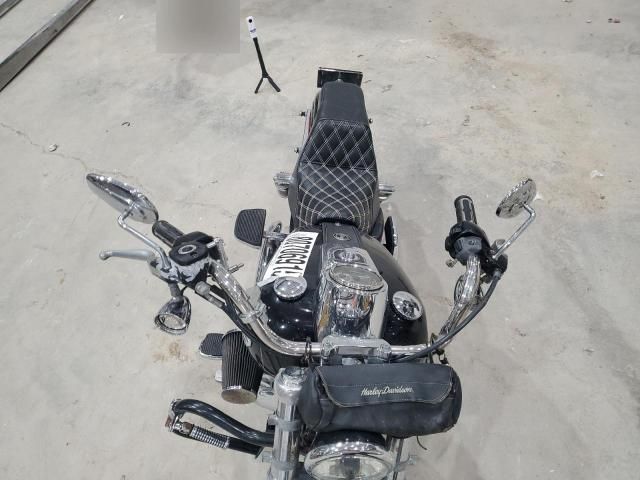 2010 Harley-Davidson Fxdc