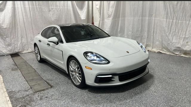 2018 Porsche Panamera 4
