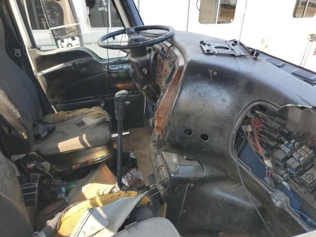 2005 Mack CXN613 Semi Truck