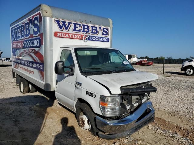 2015 Ford Econoline E350 Super Duty Cutaway Van