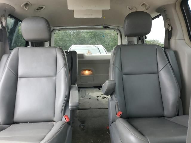 2011 Volkswagen Routan SE