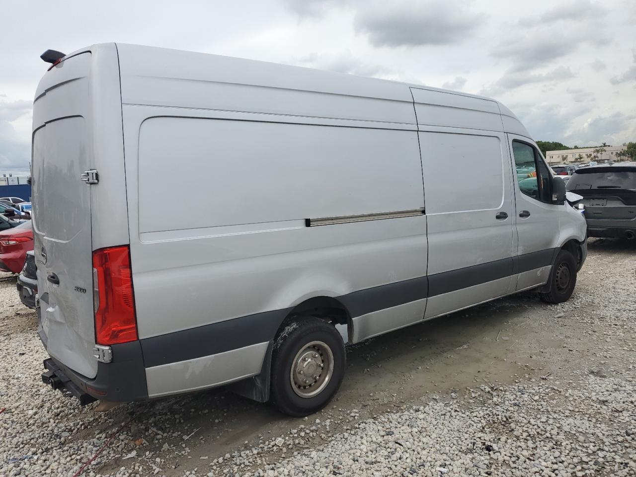 2021 Freightliner Sprinter 3500