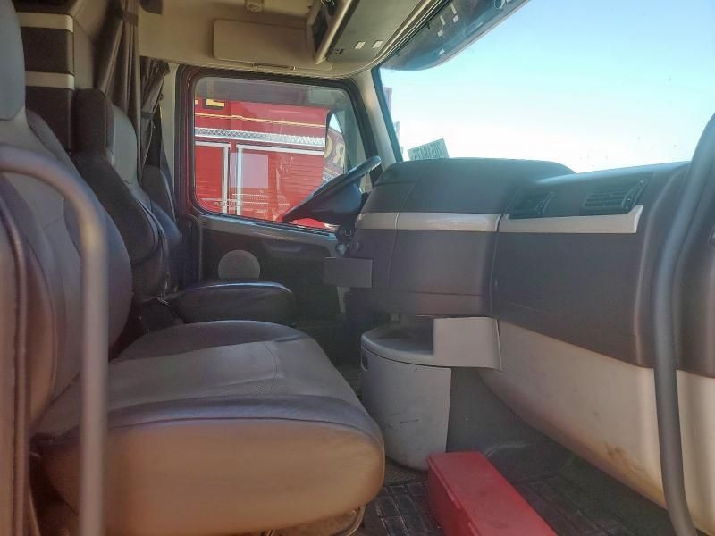 2016 Volvo VNL Semi Truck