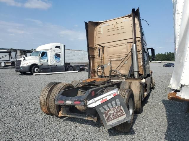 2012 Volvo VNL Semi Truck