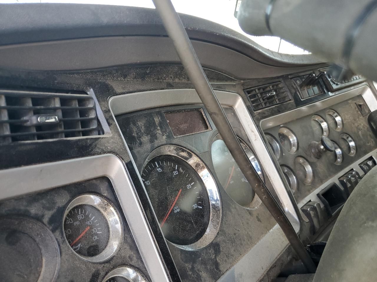 2009 Kenworth Constructi-Semi Truck