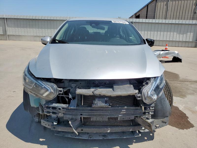 2022 Nissan Versa sv