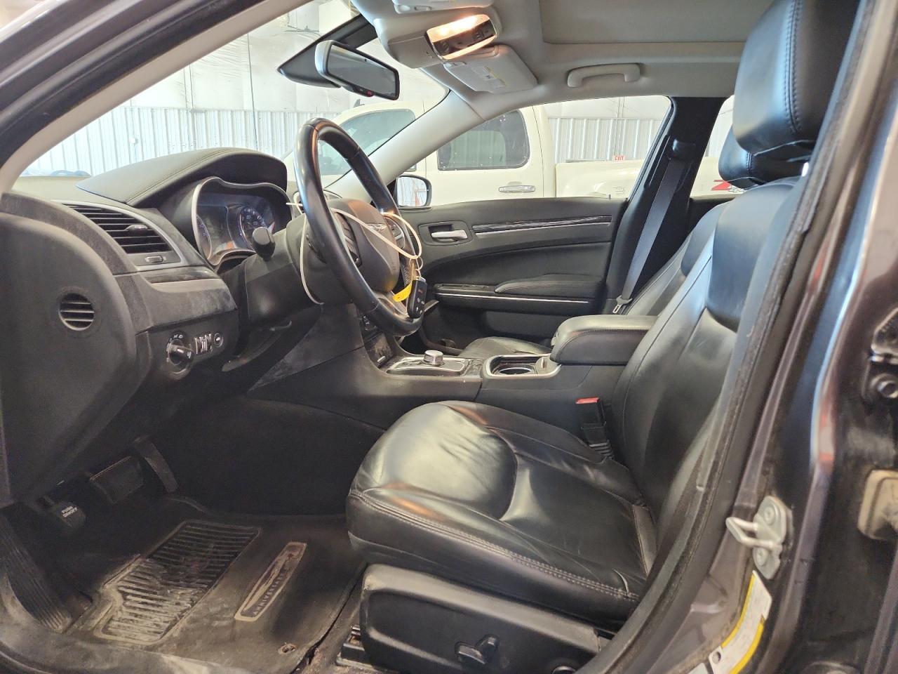 2016 Chrysler 300 Limited