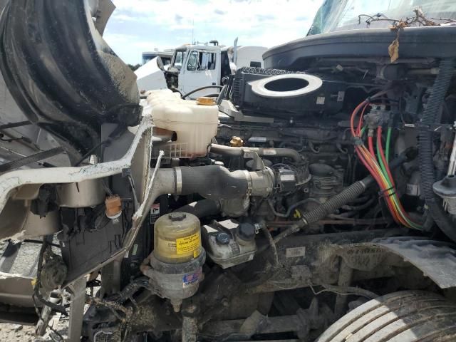 2019 Freightliner Cascadia 126 Semi Truck
