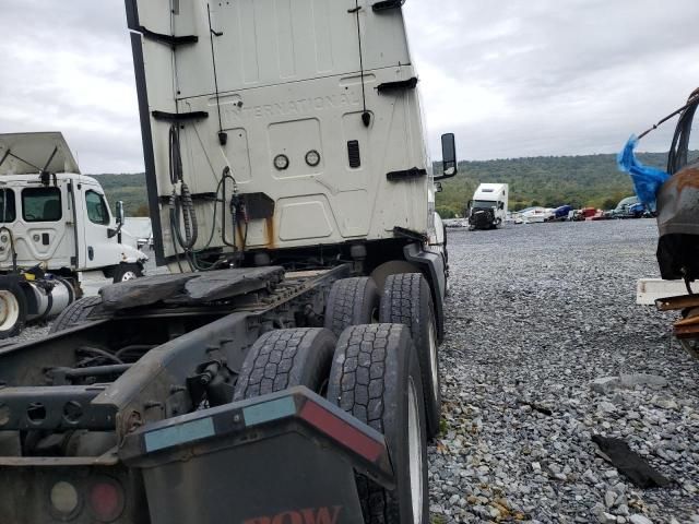 2018 International LT625