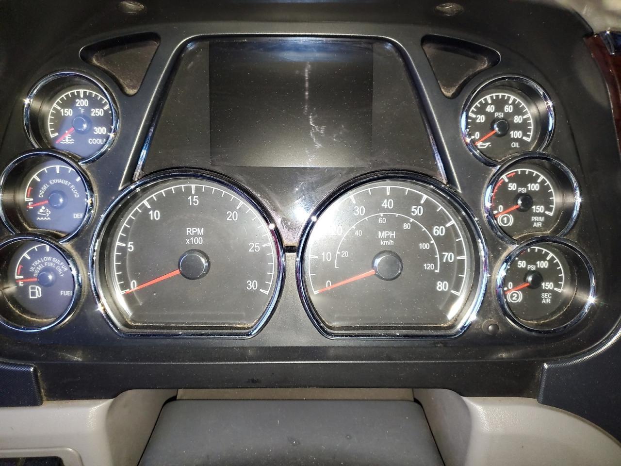 2014 Peterbilt 579 Semi Truck