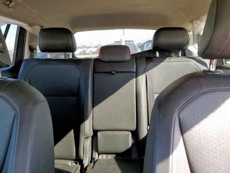 2018 Volkswagen Tiguan SE