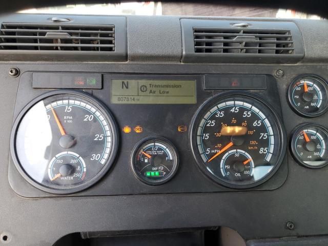 2016 Freightliner Cascadia 113 Semi Truck