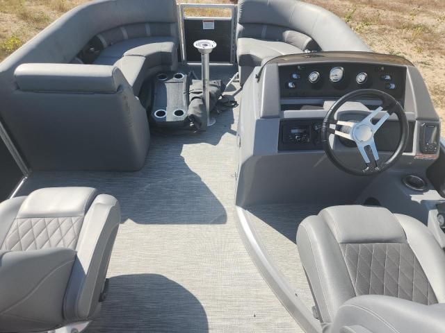 2020 Bennington Marine Pontoon