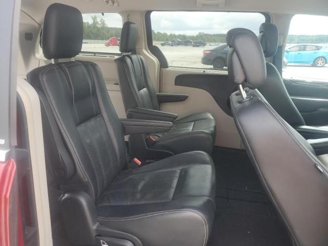 2013 Chrysler Town & Country Touring L
