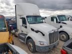 2016 Peterbilt Tractor 2016 Peterbilt 579 Semi Truck